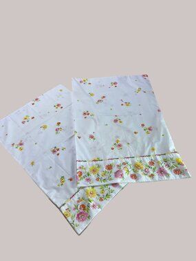 Vintage Victorian Flowered Pillowcases Made in USA 50% Cotton 50% Polyester